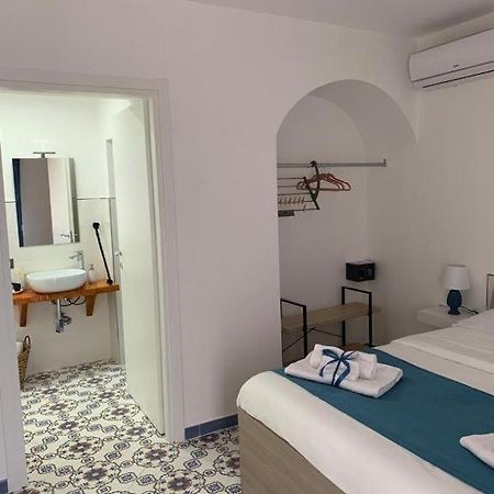 Mini Appartamenti Ballaro Rooms ปาแลร์โม ภายนอก รูปภาพ
